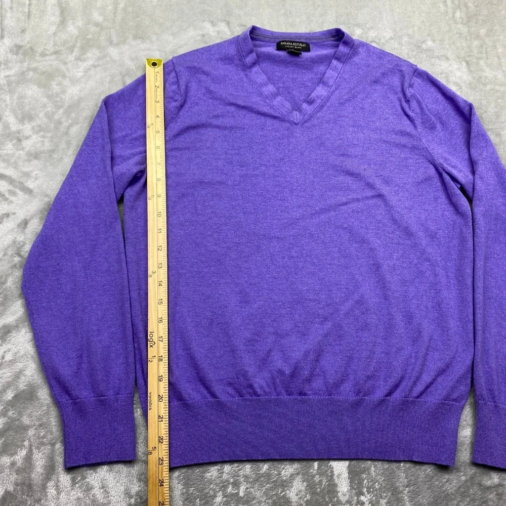 Banana Republic Luxury Blend V Neck Sweater Men's L Purple Silk Cotton Cashmere‎